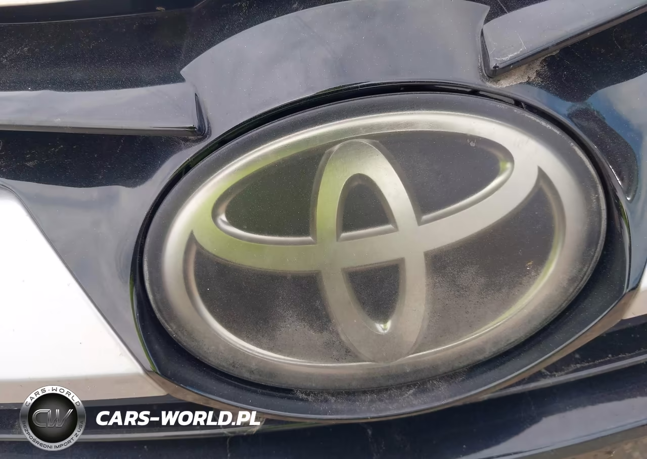 2018 Toyota Corolla Le VIN:5YFBURHE7JP851821 - 12