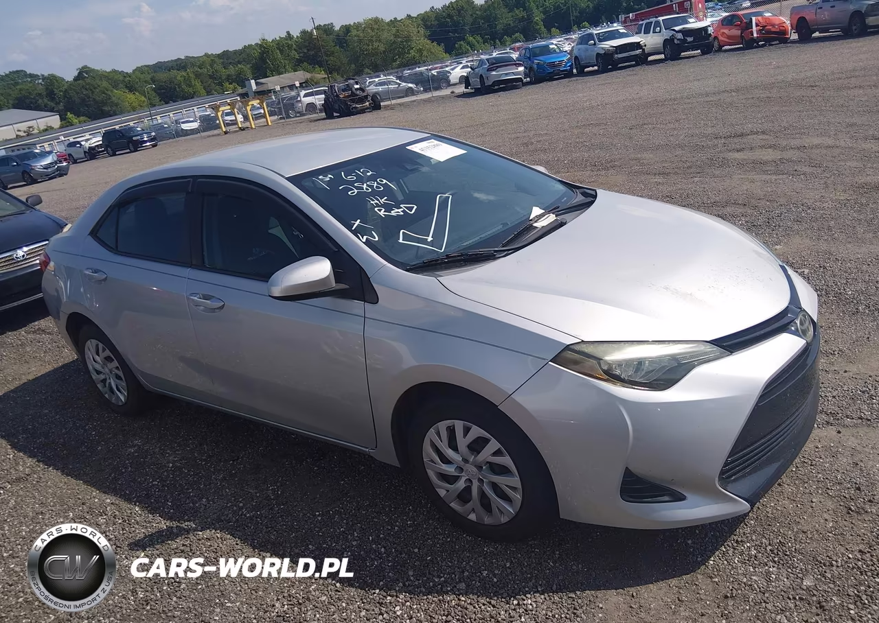 2018 Toyota Corolla Le VIN:5YFBURHE7JP851821 - 14