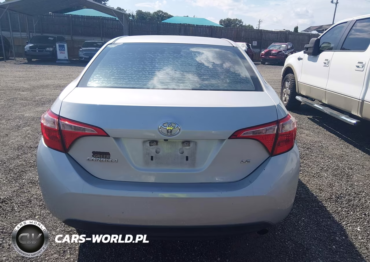 2018 Toyota Corolla Le VIN:5YFBURHE7JP851821 - 17