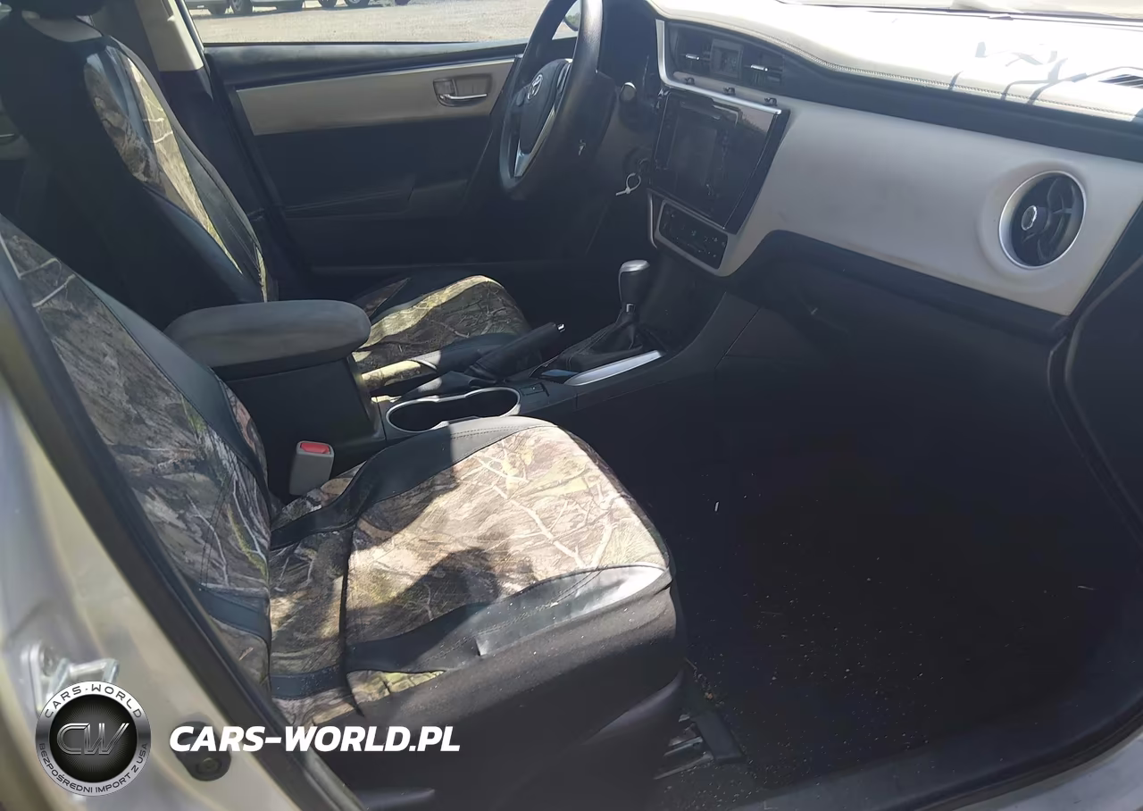 2018 Toyota Corolla Le VIN:5YFBURHE7JP851821 - 5
