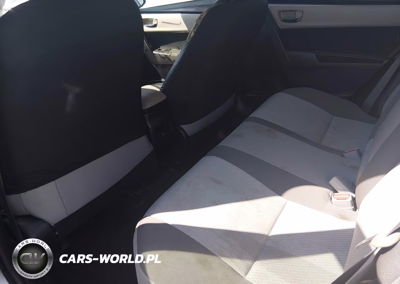 2018 Toyota Corolla Le VIN:5YFBURHE7JP851821 - 8