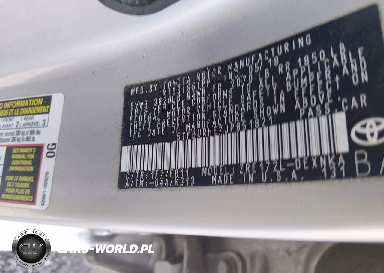 2018 Toyota Corolla Le VIN:5YFBURHE7JP851821 - 9