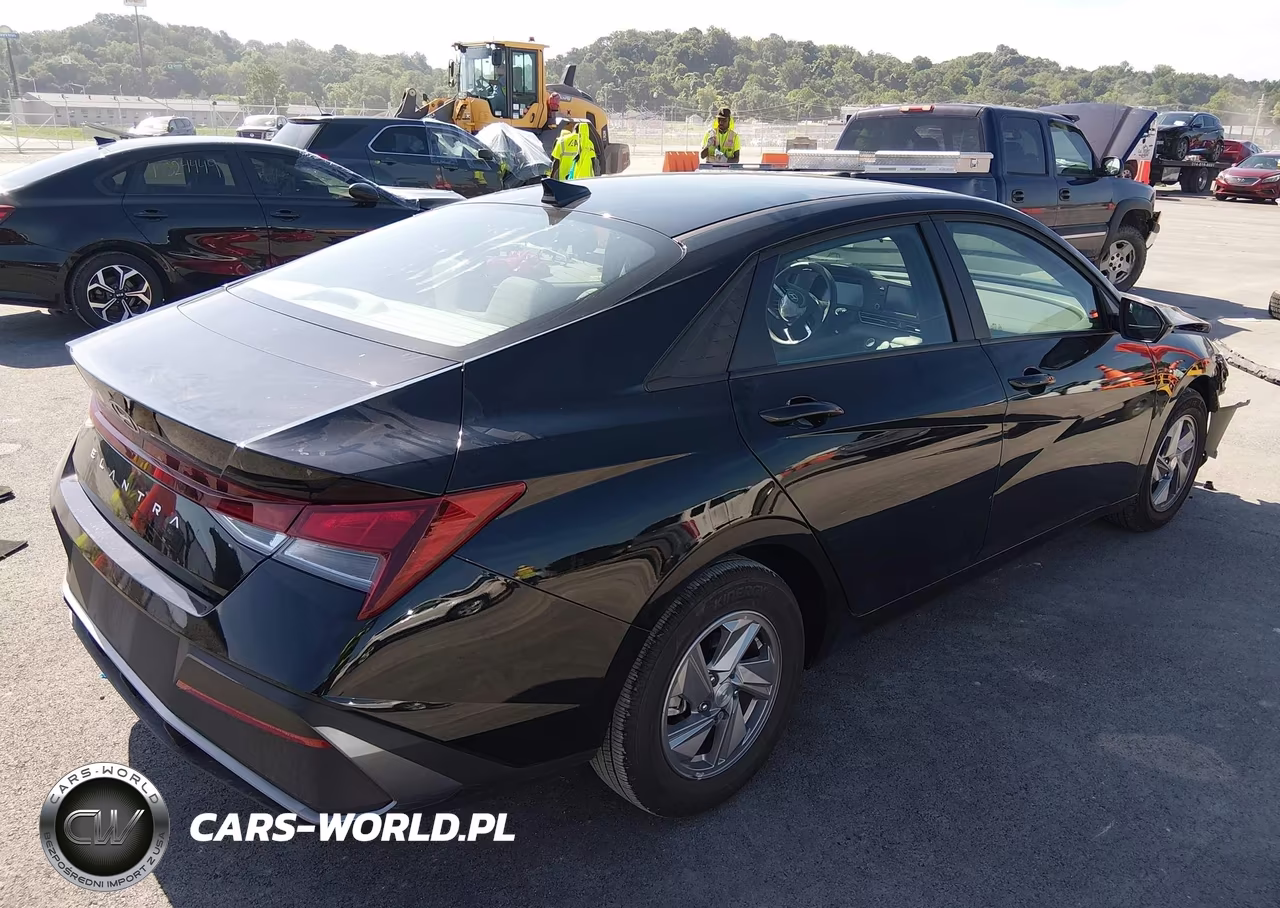 2025 Hyundai Elantra Se VIN:KMHLL4DG7SU989134 - 4