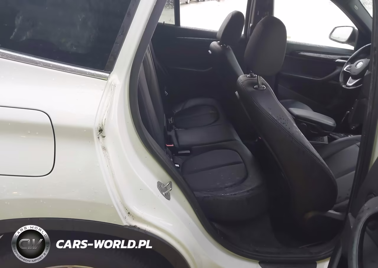 2018 BMW X1 Sdrive28I VIN:WBXHU7C38J3H43064 - 8