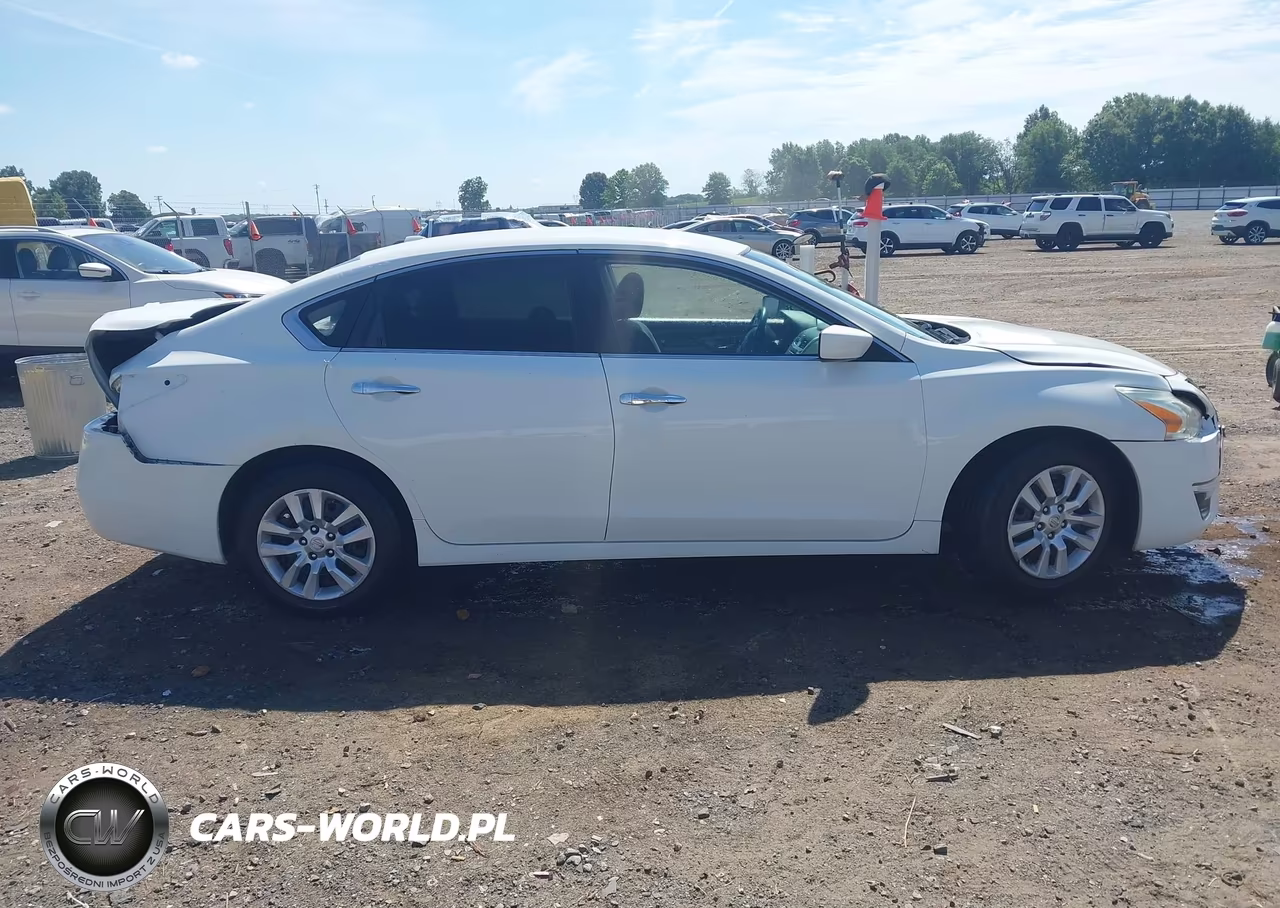2015 Nissan Altima 2.5 S VIN:1N4AL3AP2FN860394 - 13