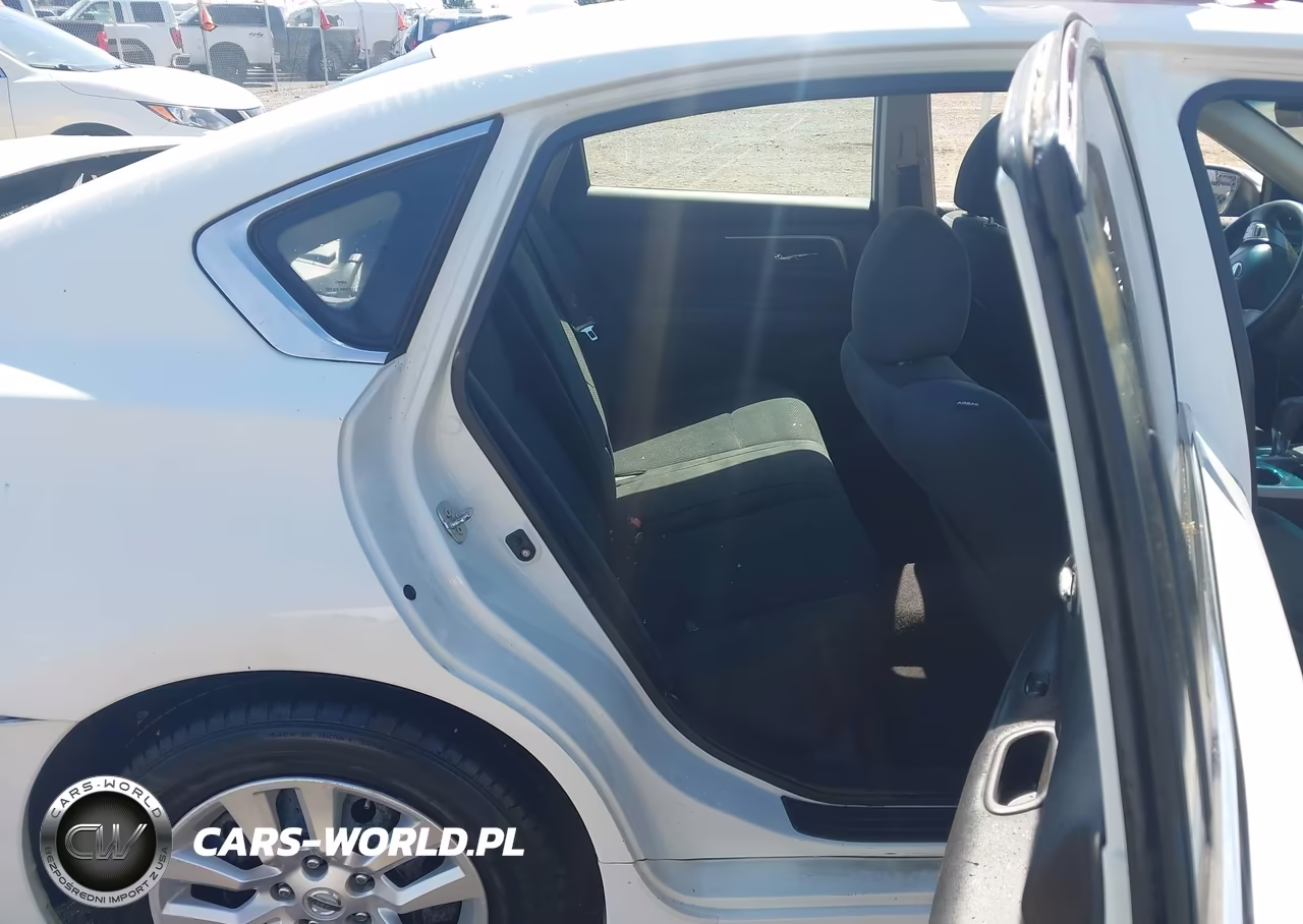 2015 Nissan Altima 2.5 S VIN:1N4AL3AP2FN860394 - 8
