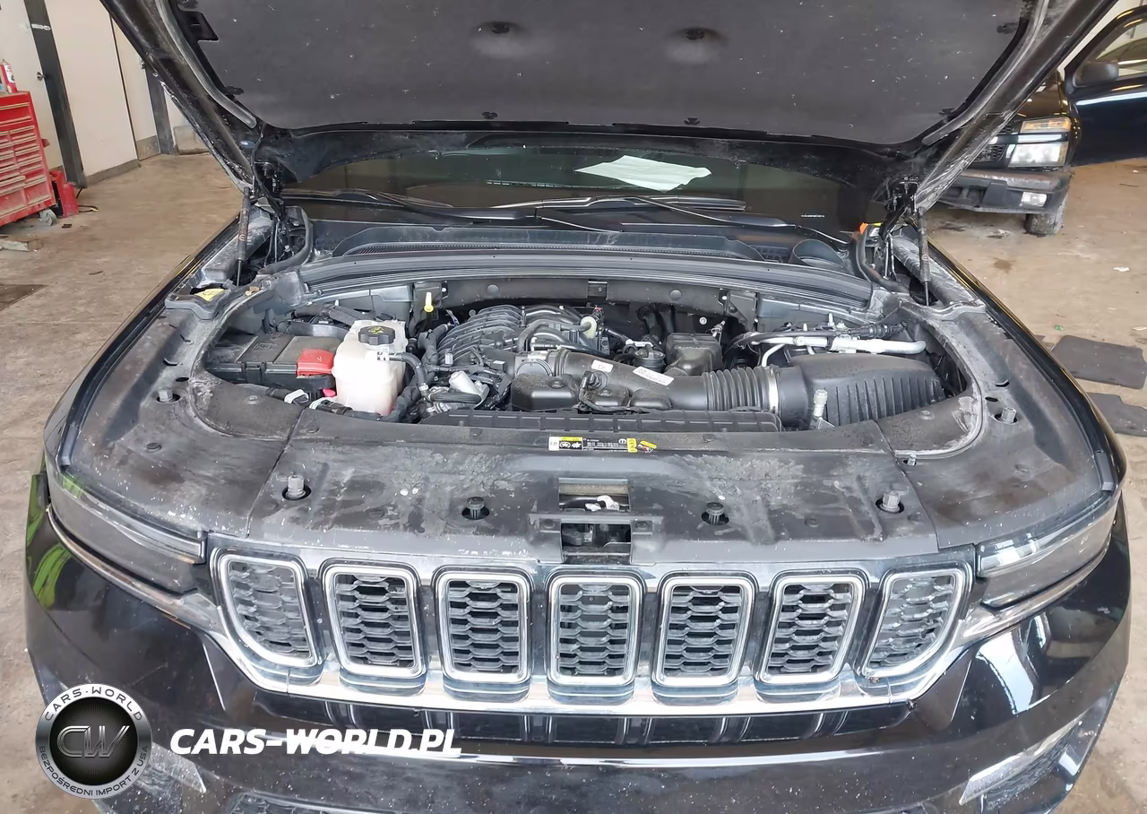 2024 Jeep Grand Cherokee Limited 4X4 VIN:1C4RJHBG3RC132114 - 10