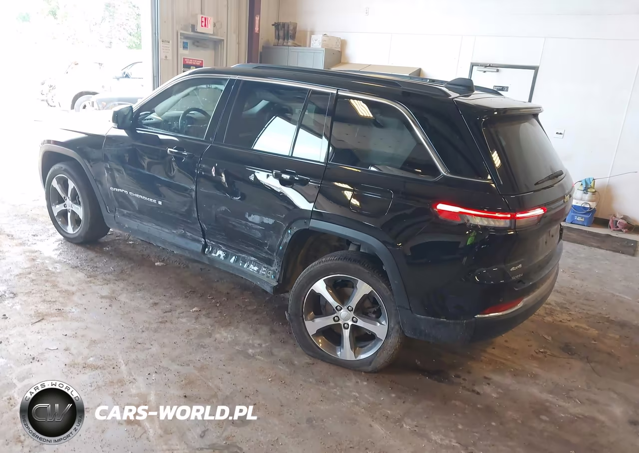2024 Jeep Grand Cherokee Limited 4X4 VIN:1C4RJHBG3RC132114 - 3