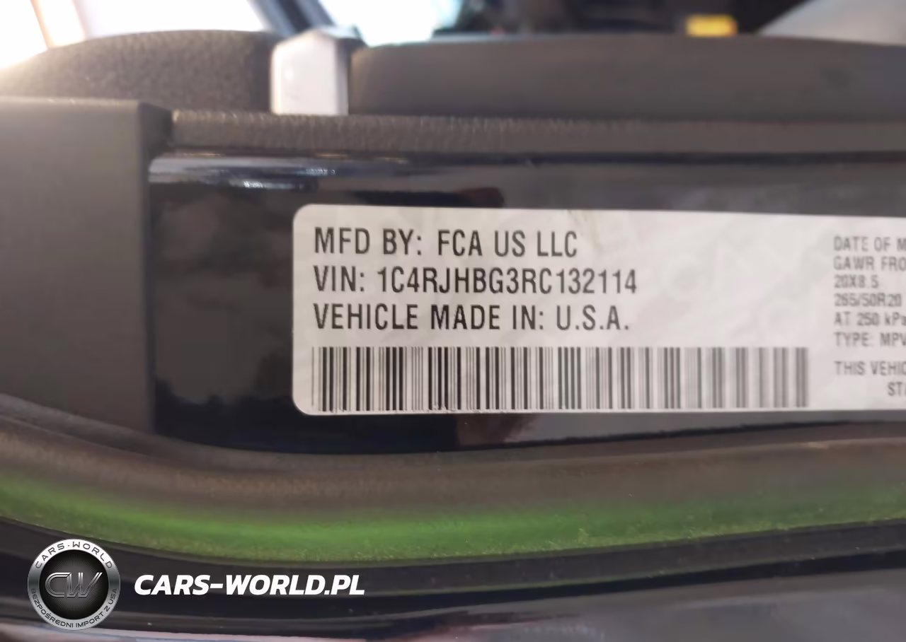 2024 Jeep Grand Cherokee Limited 4X4 VIN:1C4RJHBG3RC132114 - 9