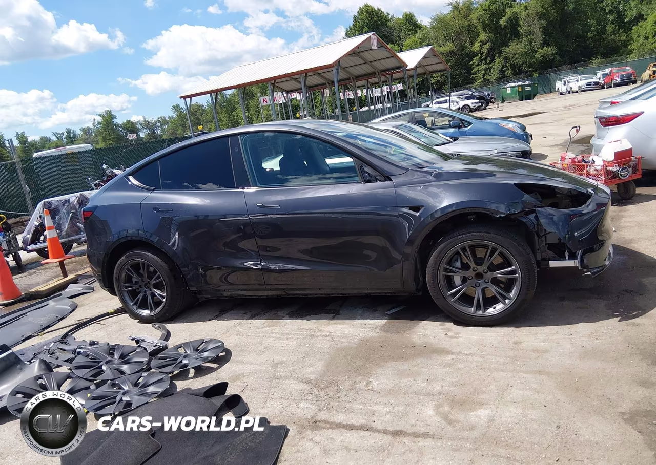 2024 Tesla Model Y Long Range Single Motor Rear-Wheel Drive-Rwd VIN:7SAYGDED2RF096457 - 13