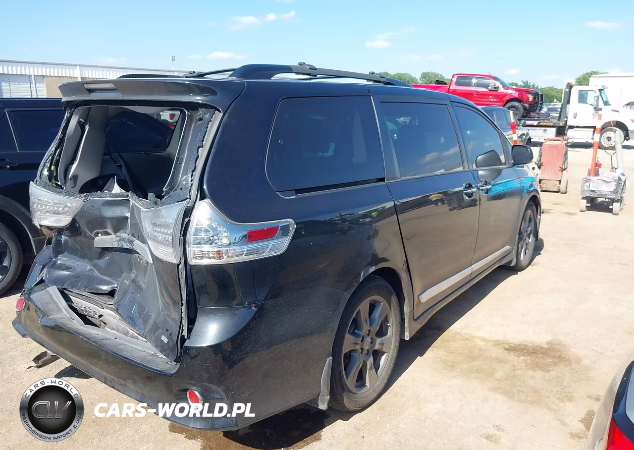 2017 Toyota Sienna Se Premium 8 Passenger VIN:5TDXZ3DC6HS861802 - 4