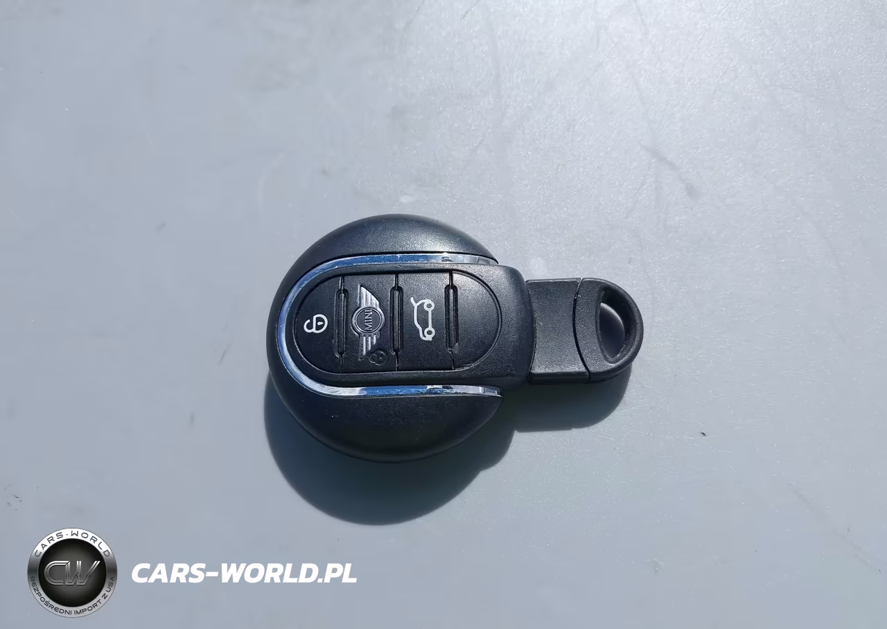 2017 Mini Clubman Cooper S VIN:WMWLU5C5XH2E82725 - 11