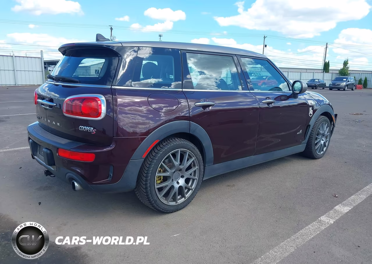 2017 Mini Clubman Cooper S VIN:WMWLU5C5XH2E82725 - 4