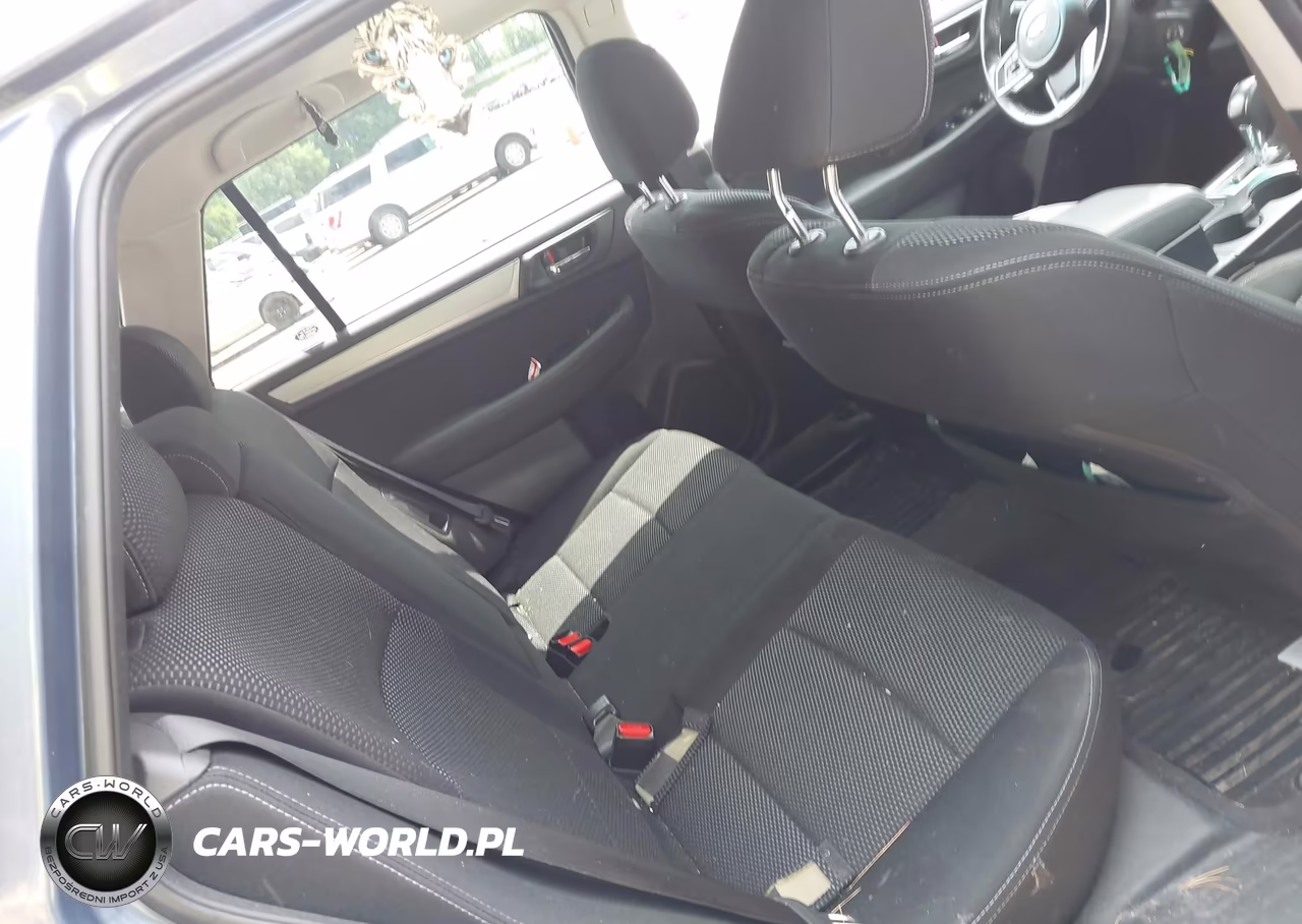 2018 Subaru Outback 2.5I Premium VIN:4S4BSADC4J3335559 - 8