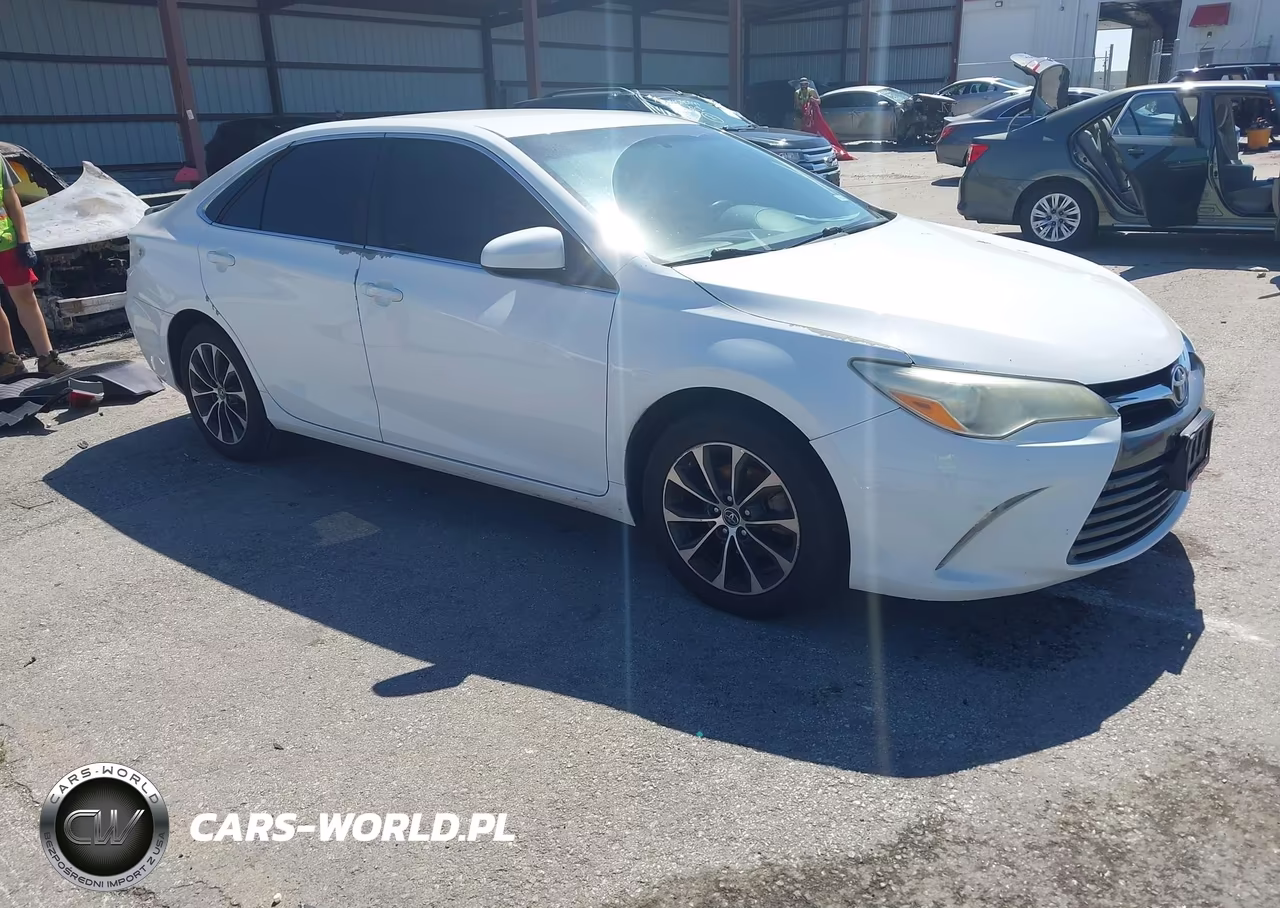 2015 Toyota Camry Le VIN:4T4BF1FK4FR453711 - 1