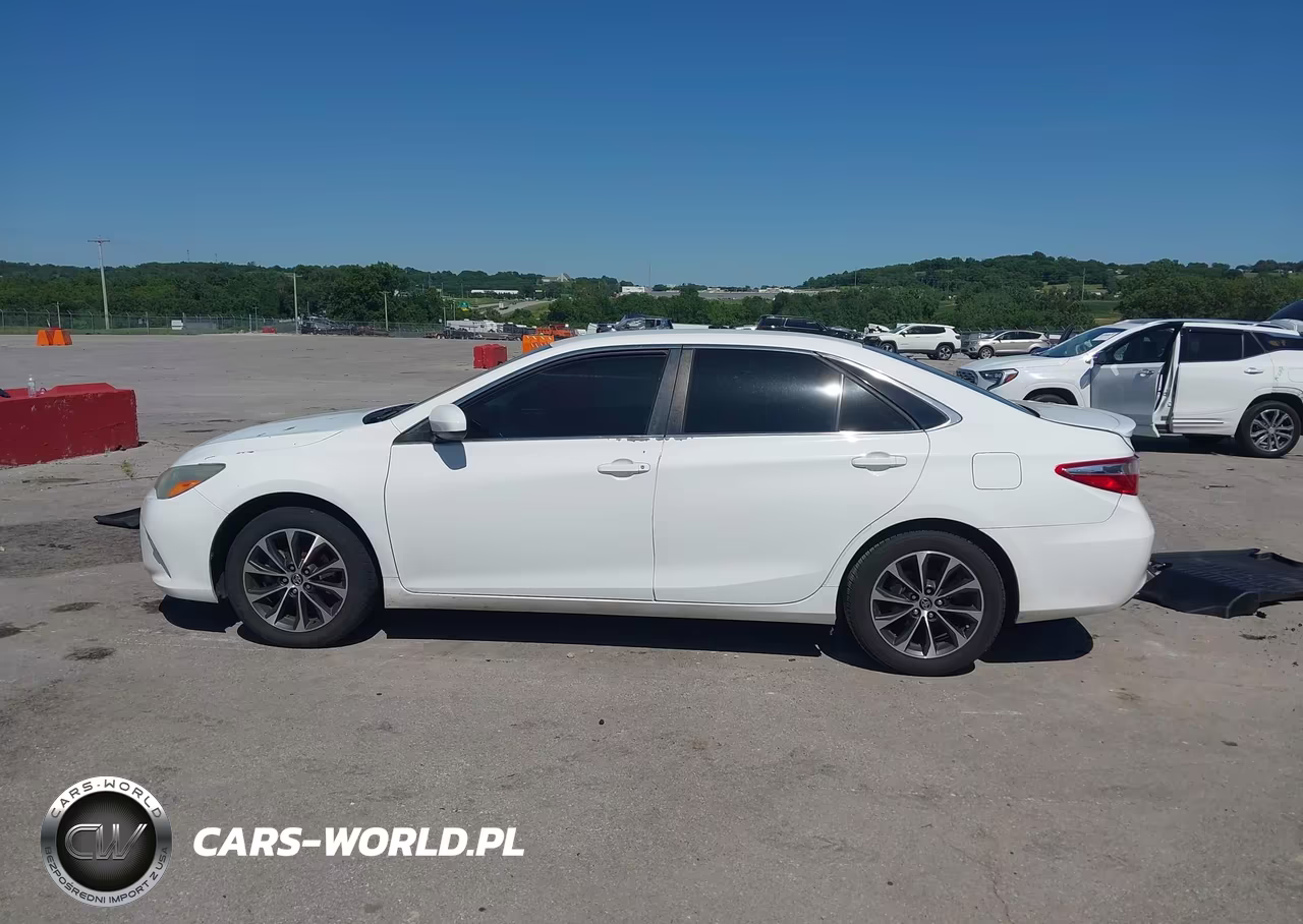 2015 Toyota Camry Le VIN:4T4BF1FK4FR453711 - 15