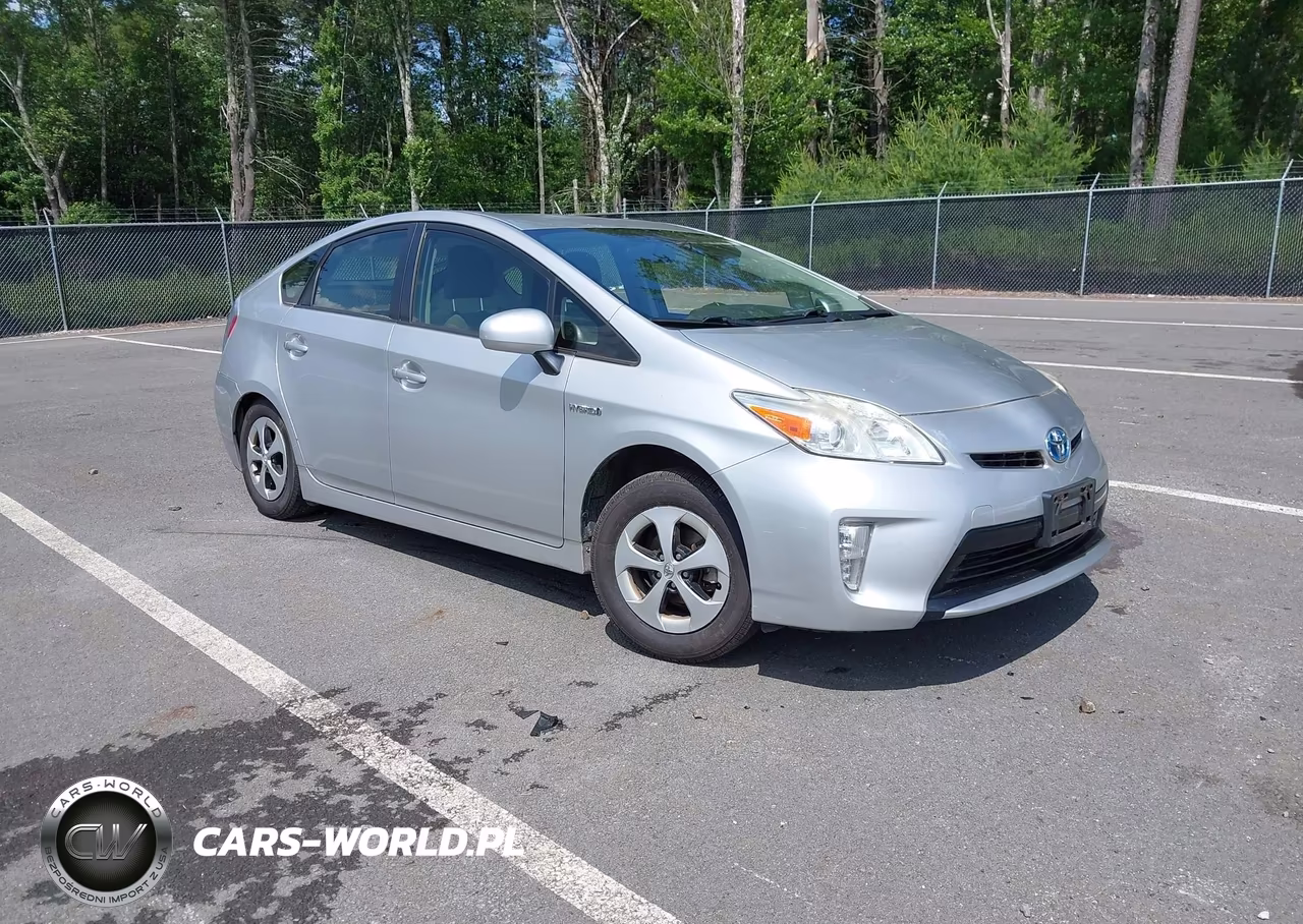 2014 Toyota Prius Two – zdjęcie 1 z 18