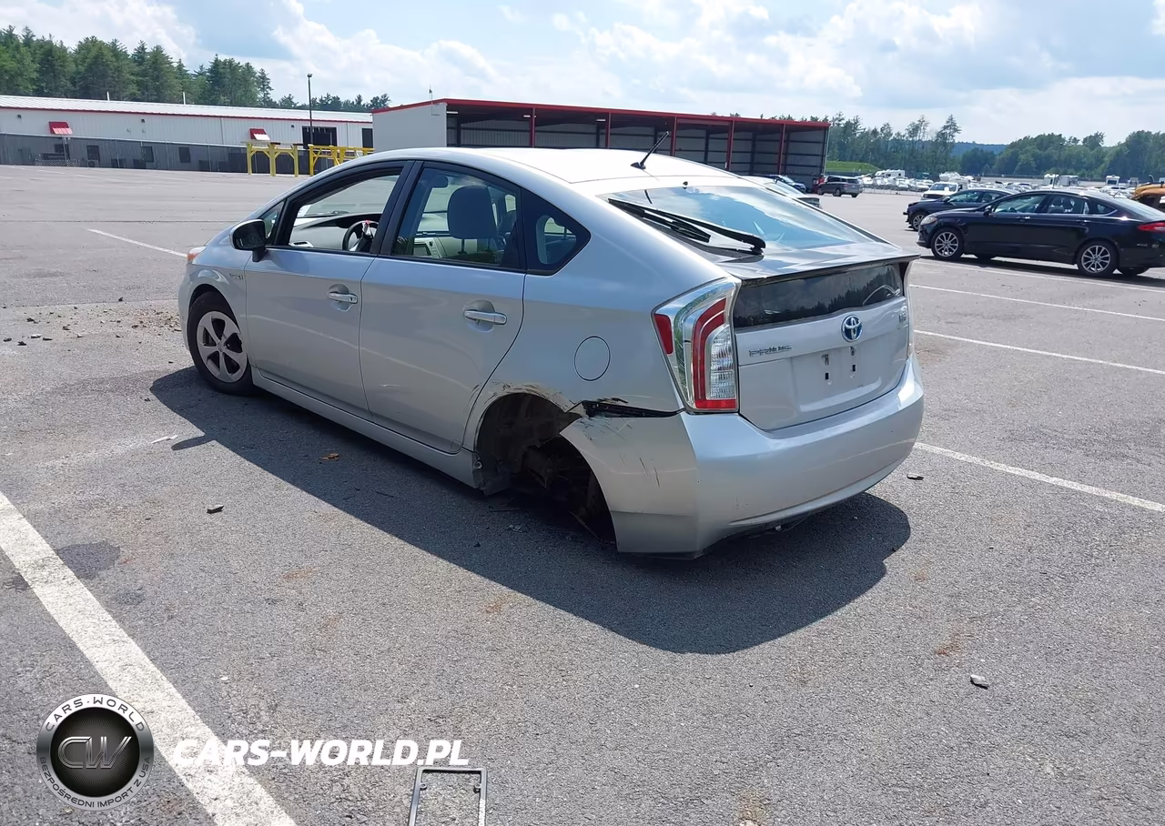 2014 Toyota Prius Two VIN:JTDKN3DU0E1747379 - 3