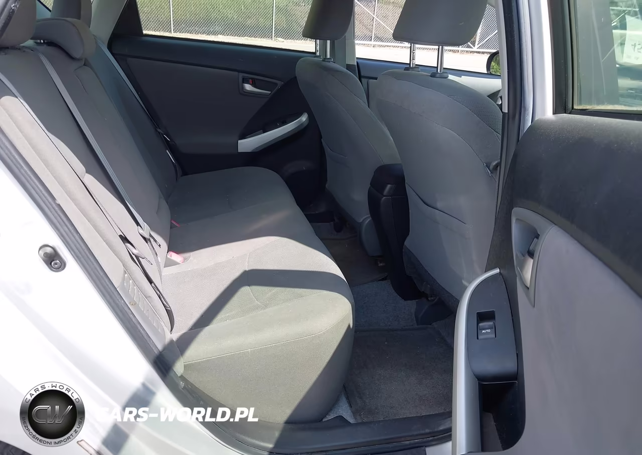 2014 Toyota Prius Two VIN:JTDKN3DU0E1747379 - 8