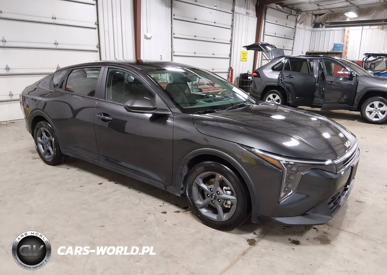 2026 Kia K4 Lxs VIN:3KPFT4DE4TE309660 - 1