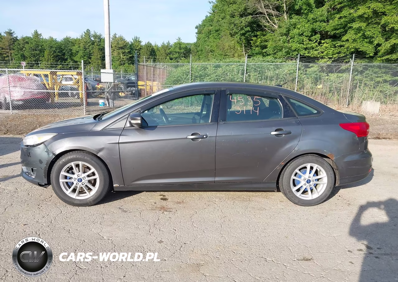2015 Ford Focus Se VIN:1FADP3F21FL249573 - 12