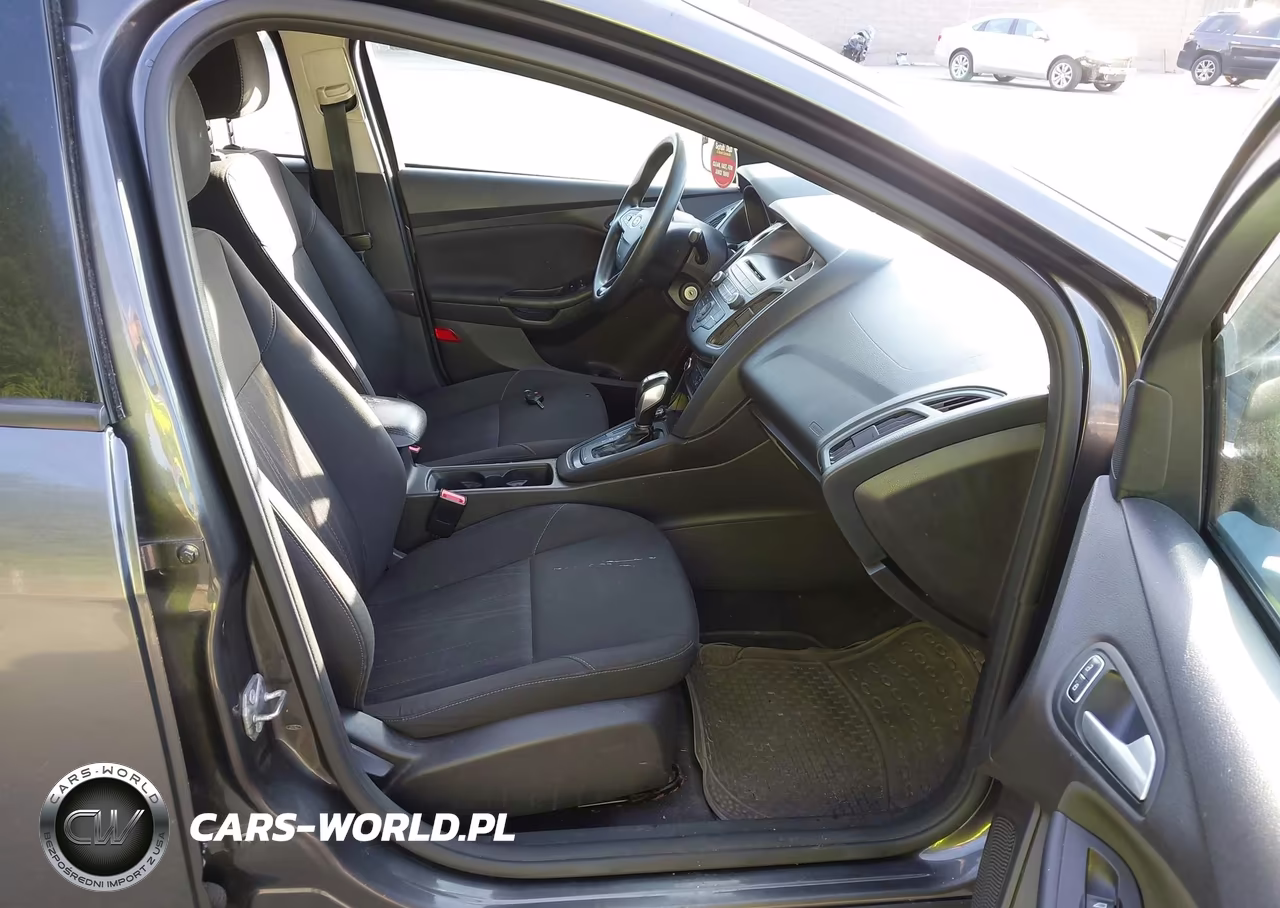 2015 Ford Focus Se VIN:1FADP3F21FL249573 - 5