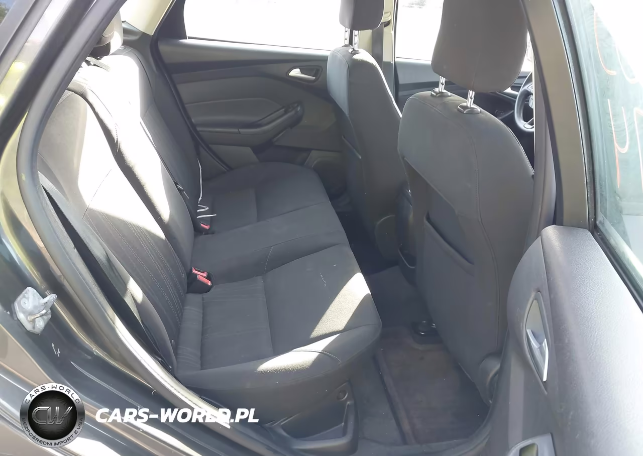 2015 Ford Focus Se VIN:1FADP3F21FL249573 - 8