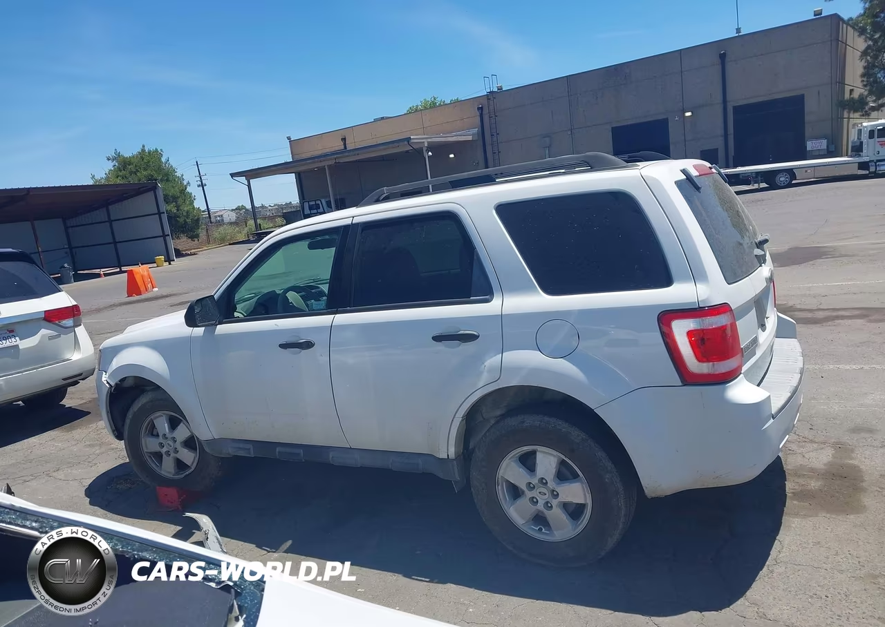 2011 Ford Escape Xls VIN:1FMCU9C74BKB46970 - 14