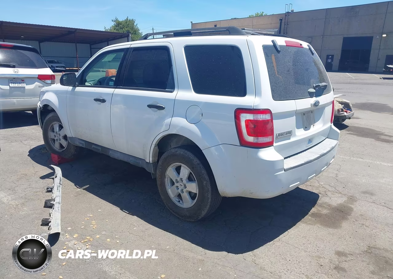 2011 Ford Escape Xls VIN:1FMCU9C74BKB46970 - 3