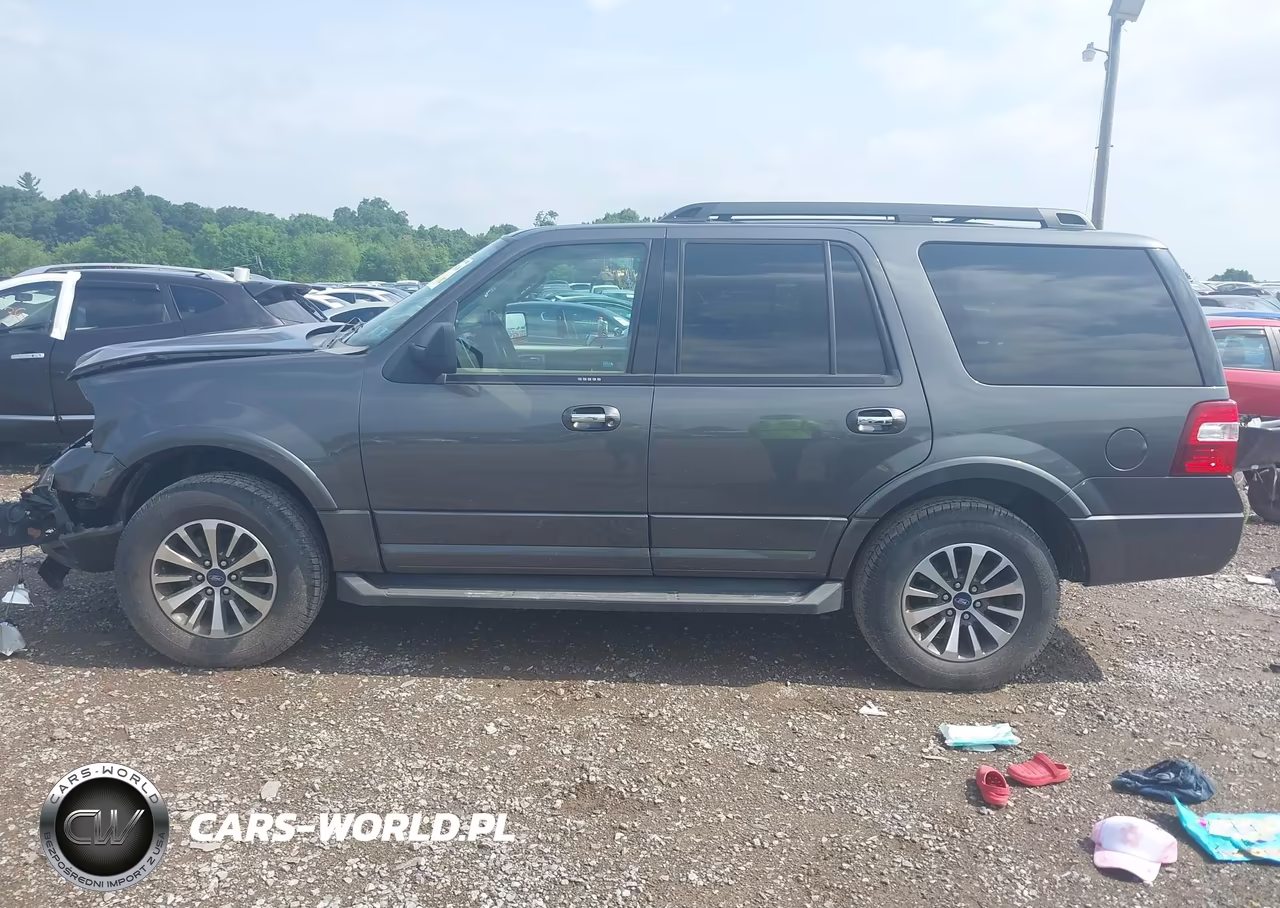 2015 Ford Expedition Xlt VIN:1FMJU1JT5FEF09872 - 14