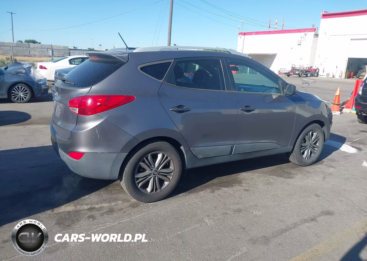 2015 Hyundai Tucson Se VIN:KM8JU3AG8FU019625 - 4