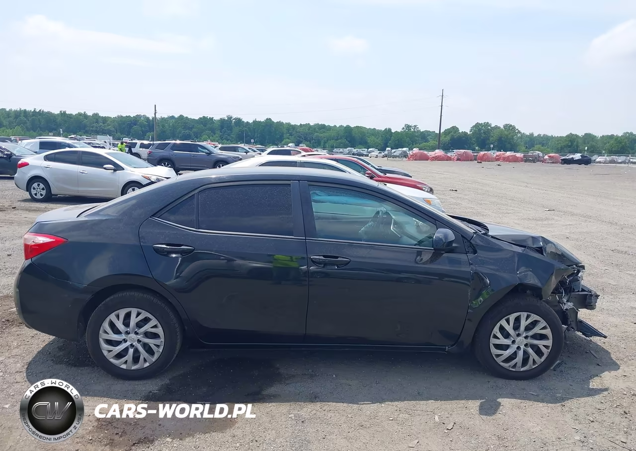 2019 Toyota Corolla Le VIN:5YFBURHE5KP936111 - 13