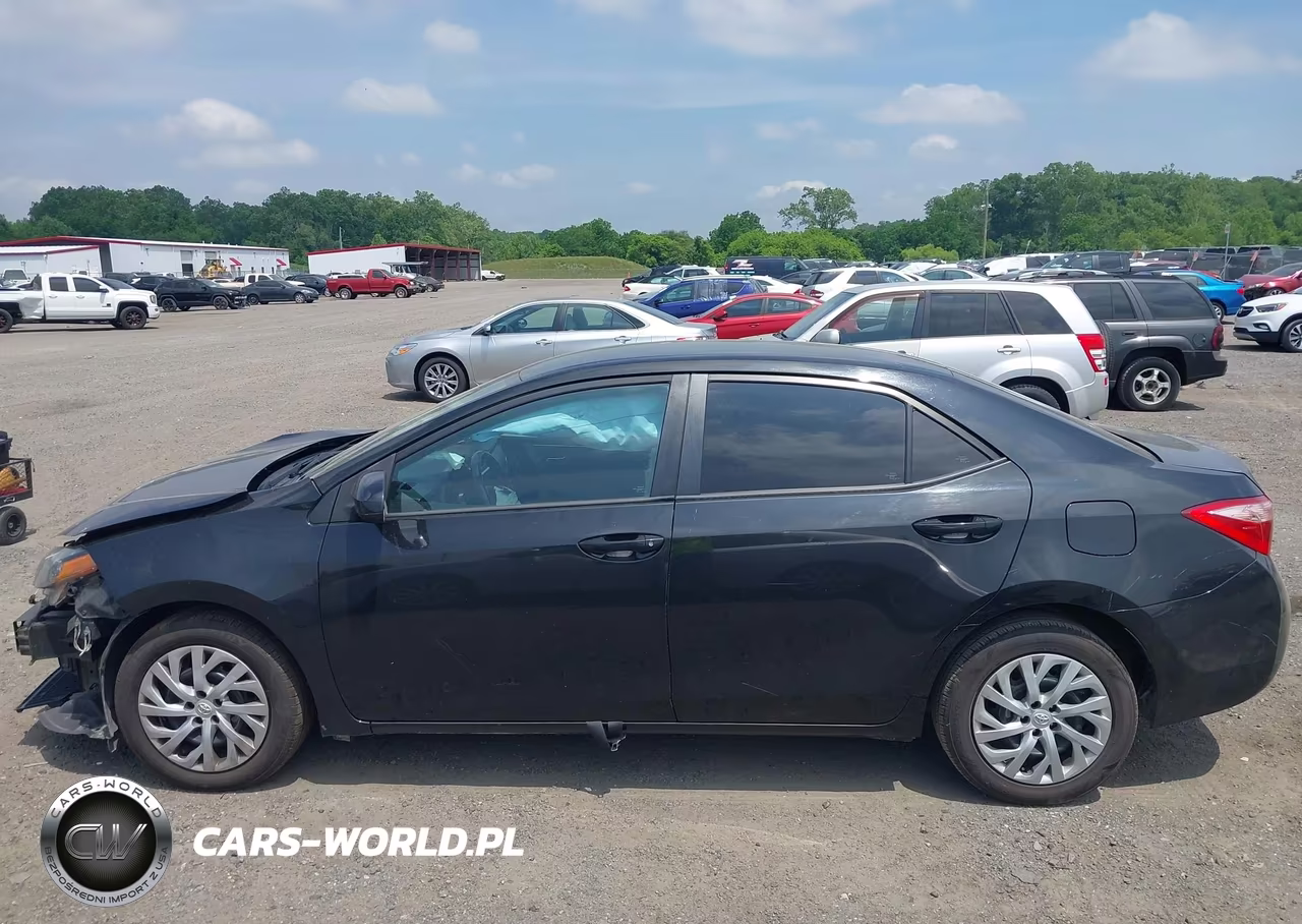 2019 Toyota Corolla Le VIN:5YFBURHE5KP936111 - 14