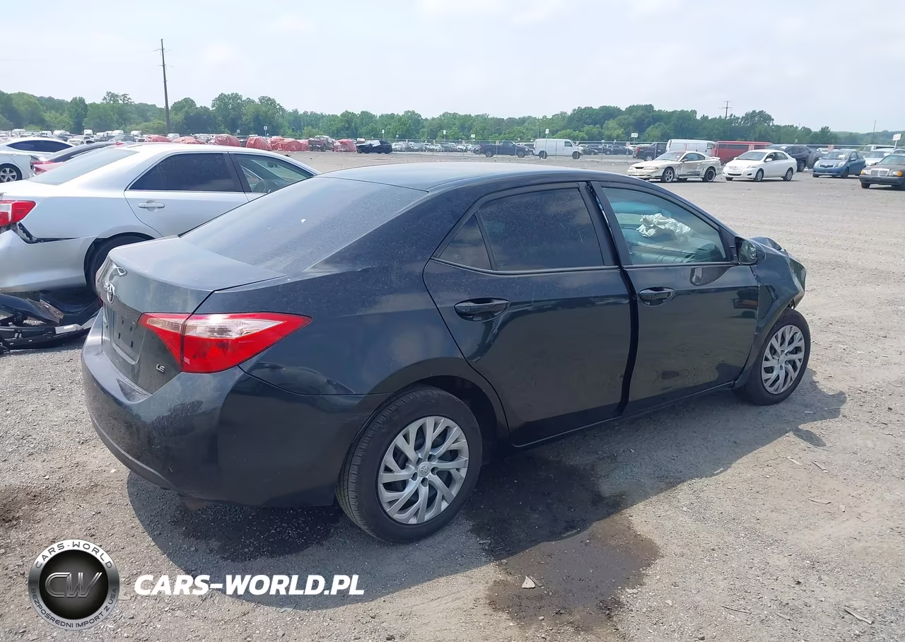 2019 Toyota Corolla Le VIN:5YFBURHE5KP936111 - 4