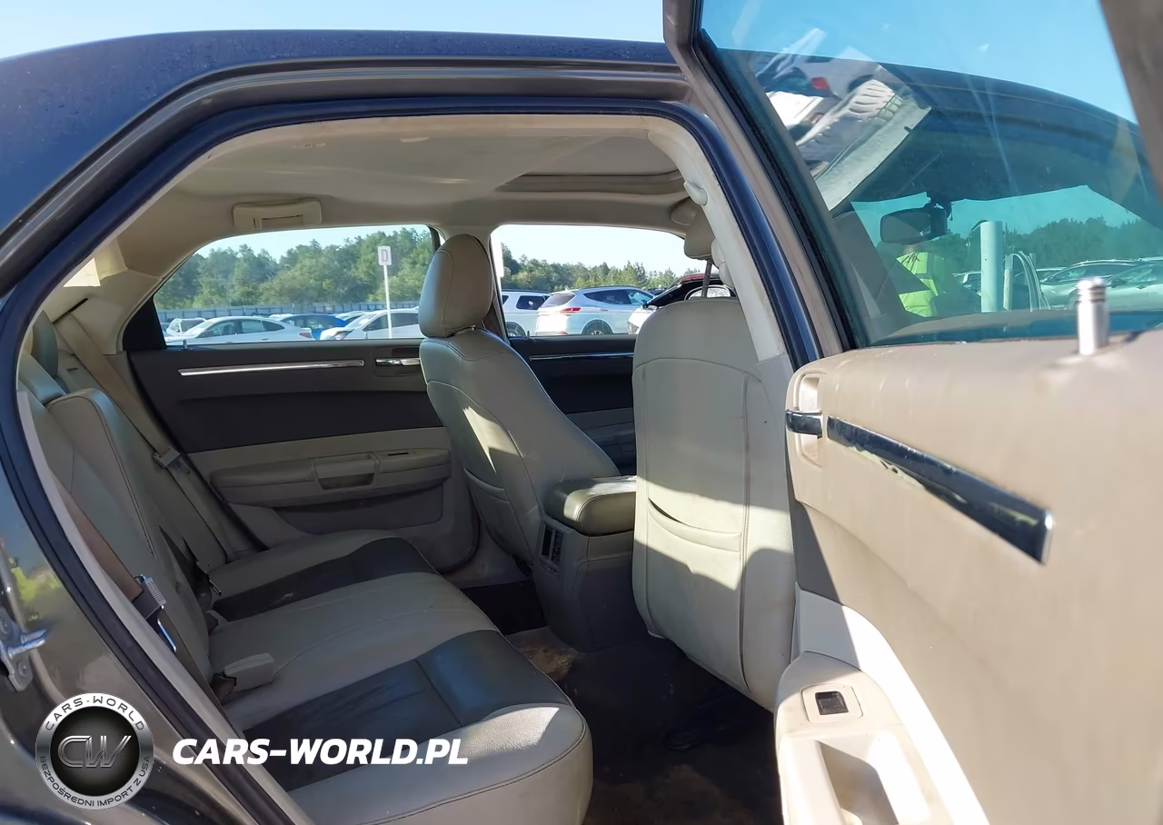 2008 Chrysler 300 Touring VIN:2C3LA53G38H160384 - 8