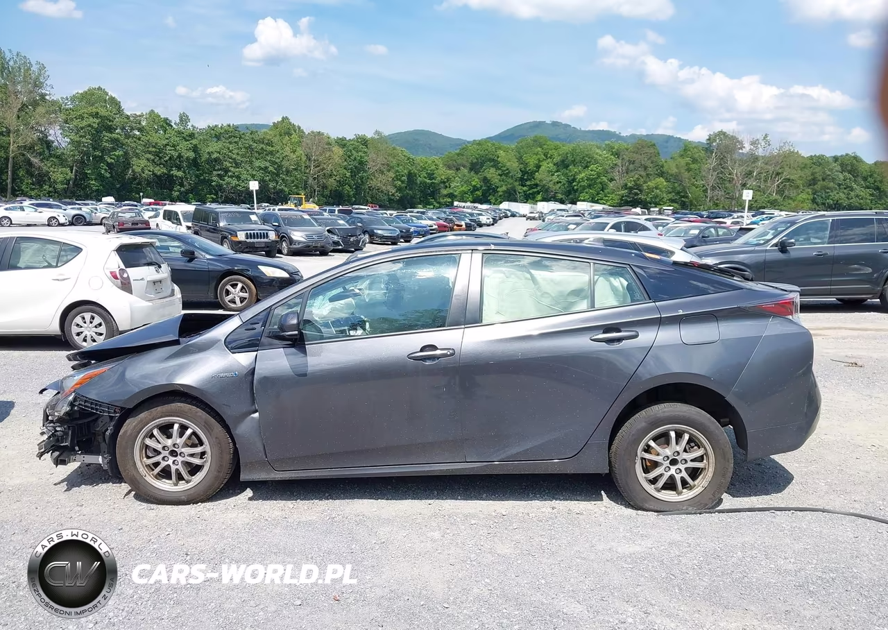 2016 Toyota Prius Four VIN:JTDKARFU1G3013000 - 15