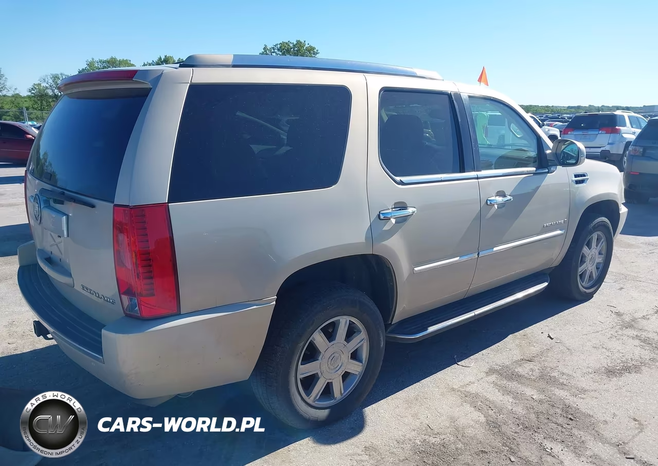 2008 Cadillac Escalade Standard VIN:1GYFK63838R116013 - 4