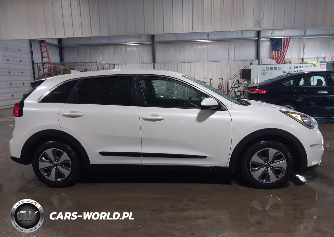 2018 Kia Niro Fe VIN:KNDCB3LC2J5158262 - 13