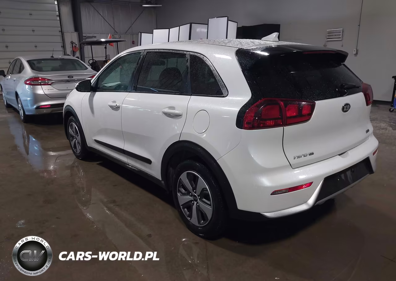 2018 Kia Niro Fe VIN:KNDCB3LC2J5158262 - 3