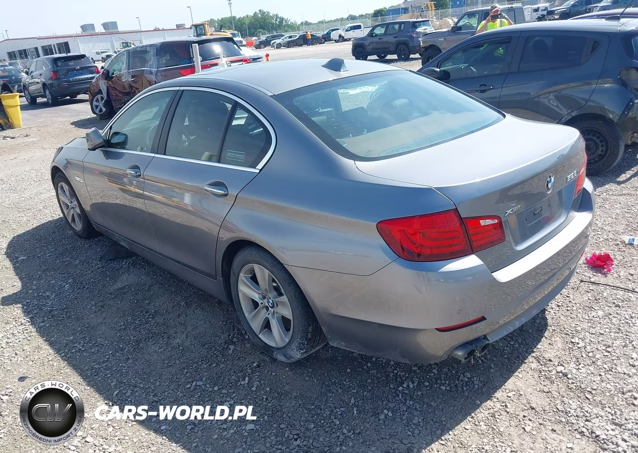 2013 BMW 528I xDrive VIN:WBAXH5C52DD111933 - 3