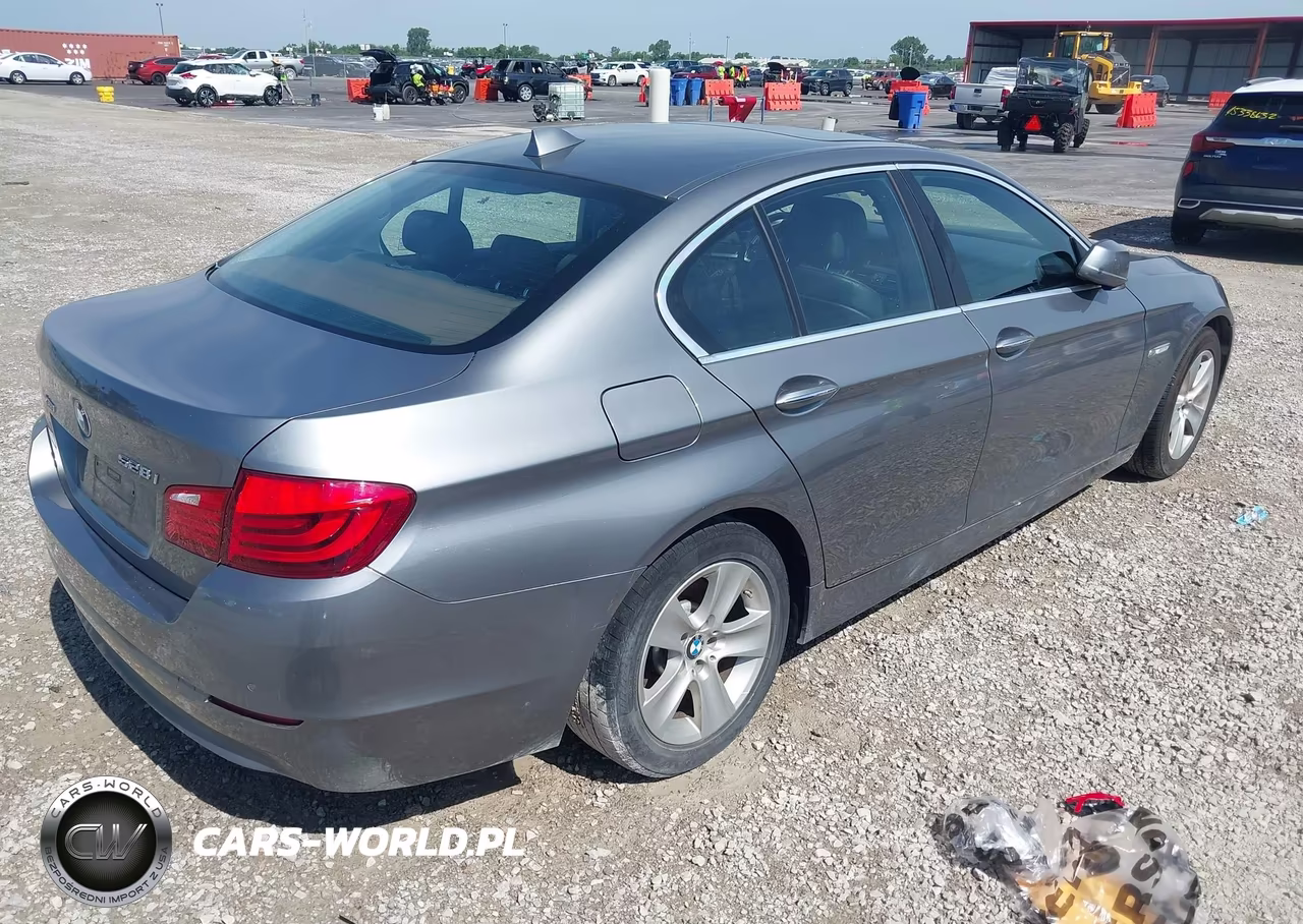 2013 BMW 528I xDrive VIN:WBAXH5C52DD111933 - 4
