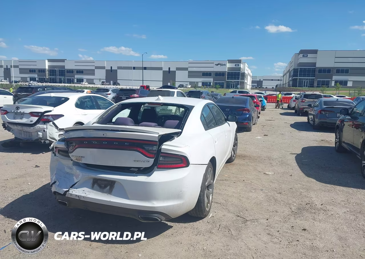 2015 Dodge Charger Sxt VIN:2C3CDXHG0FH886602 - 4