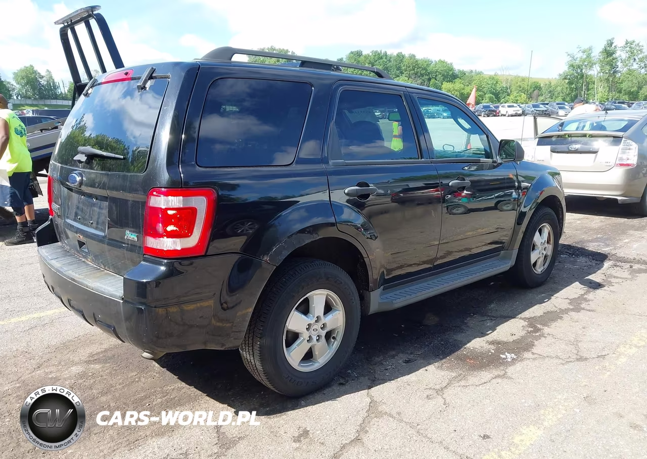 2010 Ford Escape Xlt VIN:1FMCU0DG7AKA87048 - 4