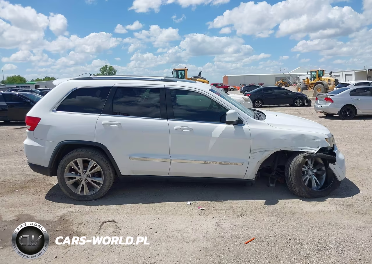 2013 Jeep Grand Cherokee Laredo VIN:1C4RJEAG0DC520314 - 13