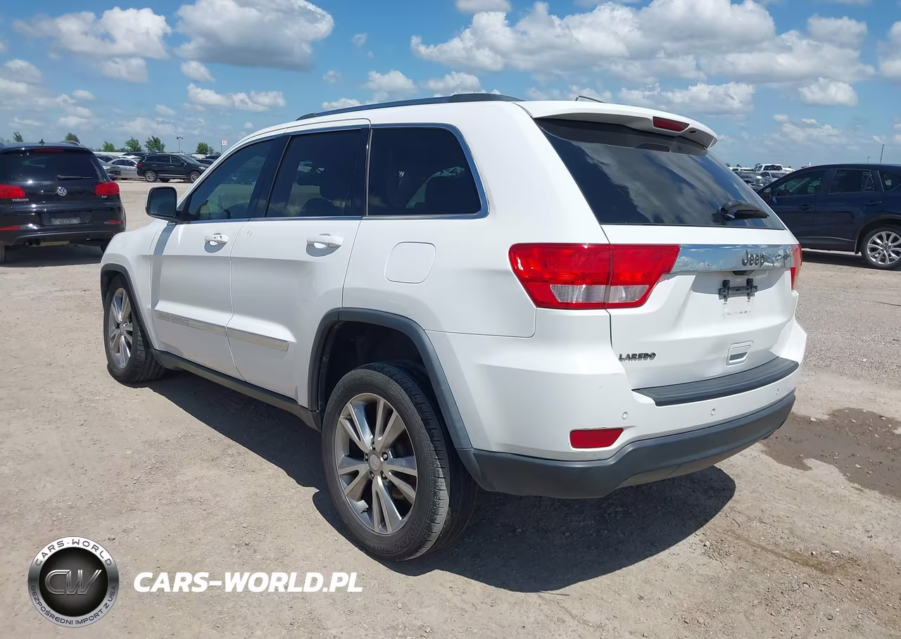2013 Jeep Grand Cherokee Laredo VIN:1C4RJEAG0DC520314 - 3