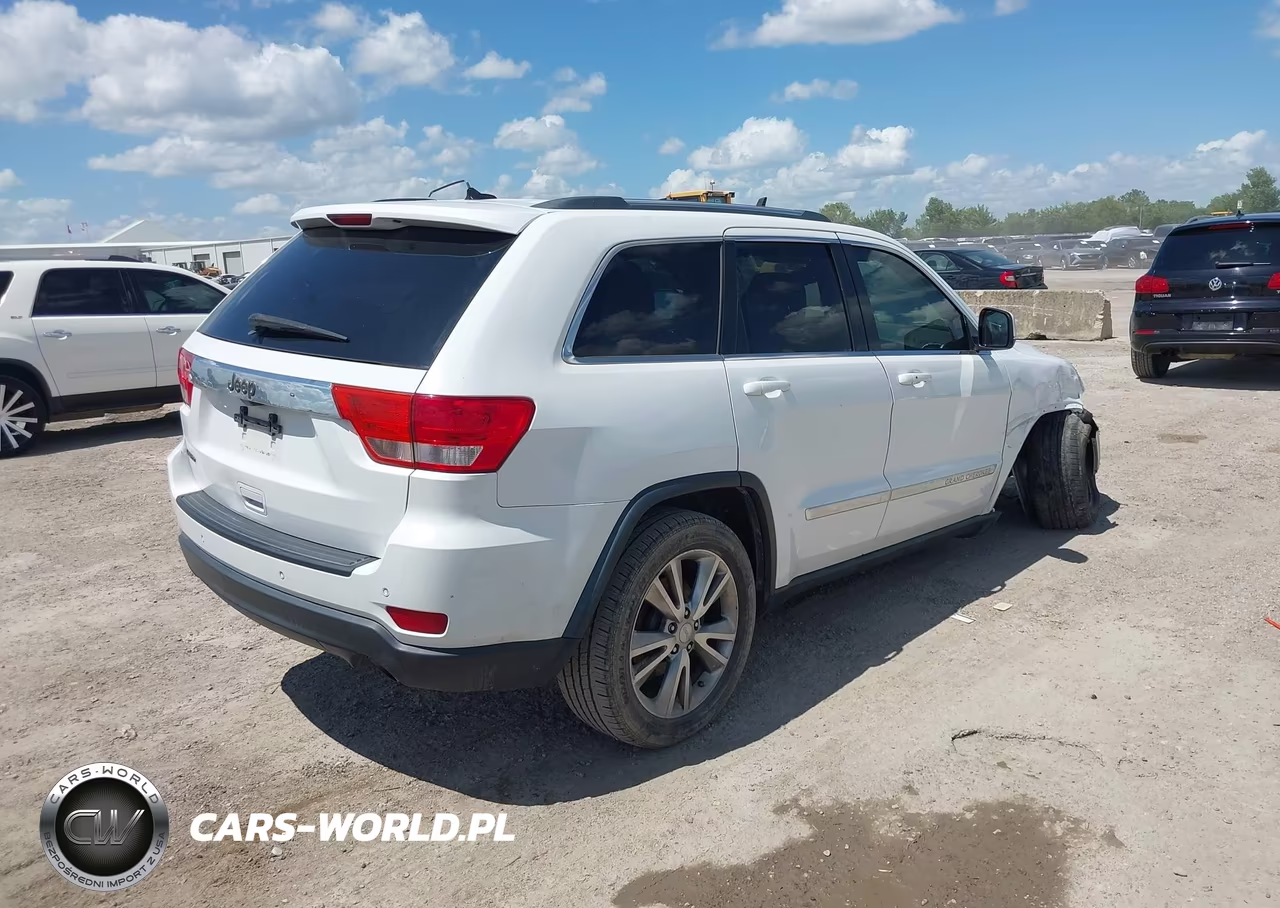 2013 Jeep Grand Cherokee Laredo VIN:1C4RJEAG0DC520314 - 4