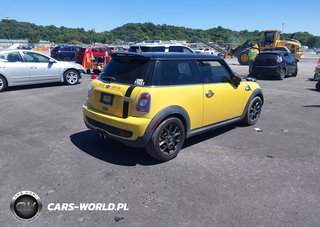 2009 Mini Cooper S VIN:WMWMF73589TT99460 - 4