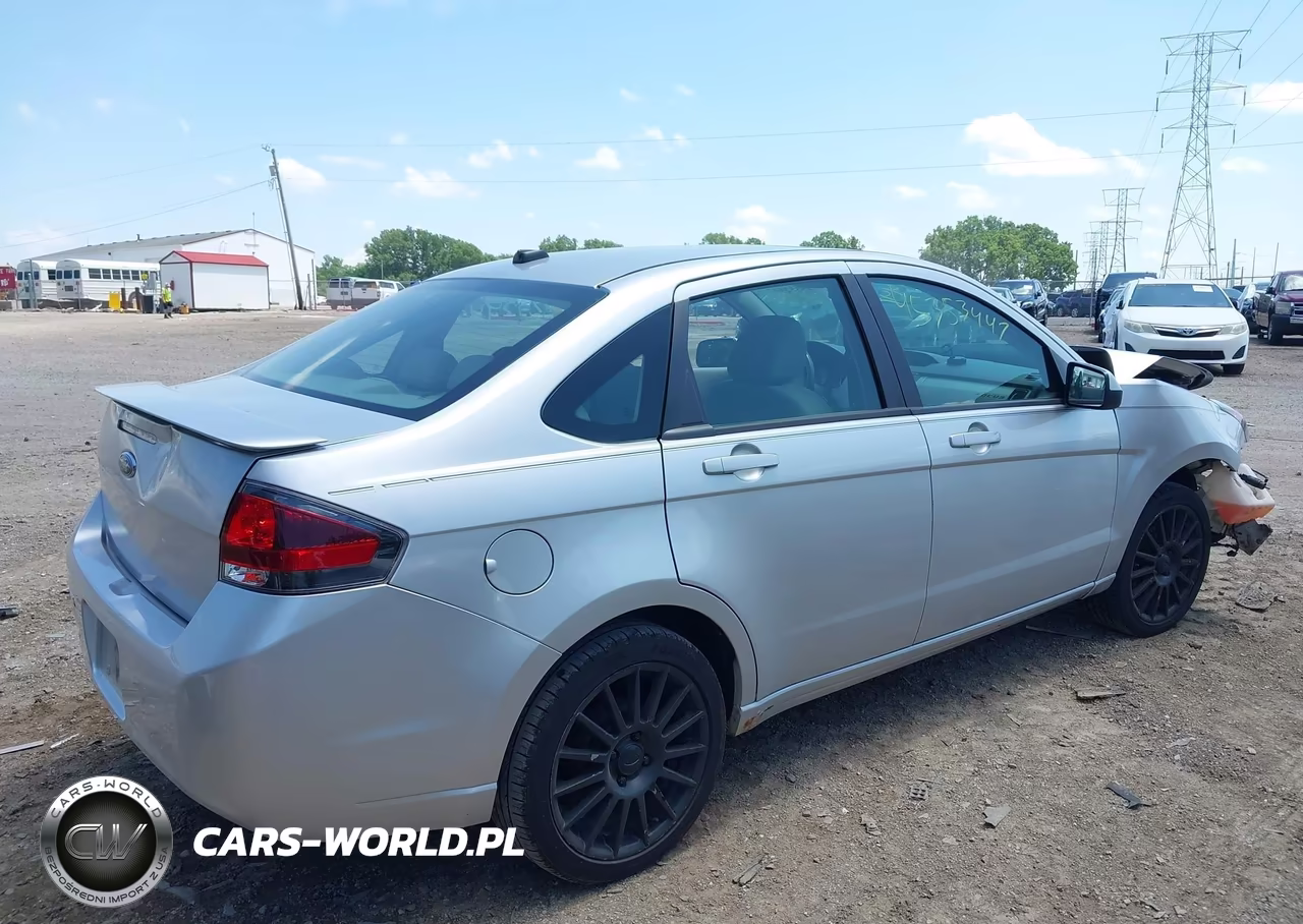 2011 Ford Focus Ses VIN:1FAHP3GN8BW176110 - 4