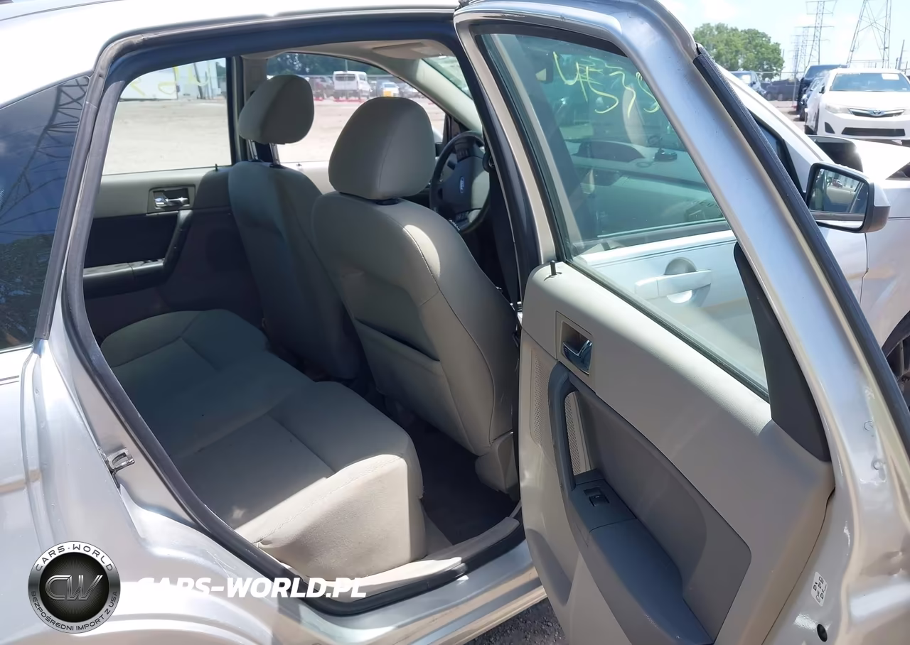 2011 Ford Focus Ses VIN:1FAHP3GN8BW176110 - 8