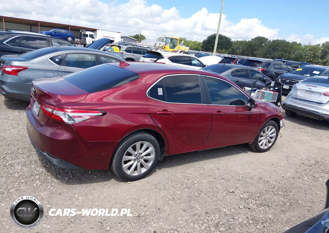 2019 Toyota Camry Le VIN:4T1B11HK1KU714308 - 14